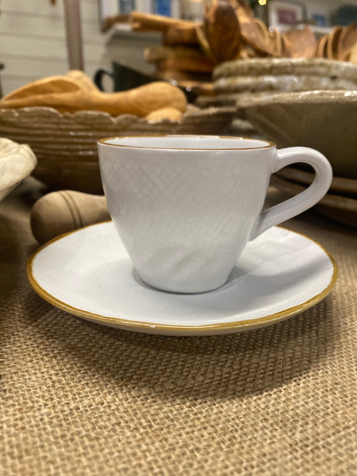 Espresso kuppi ja lautanen